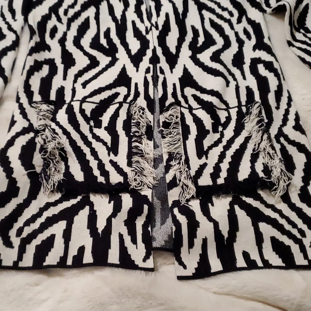 Cyrus Sweater - Picture 2 of 6